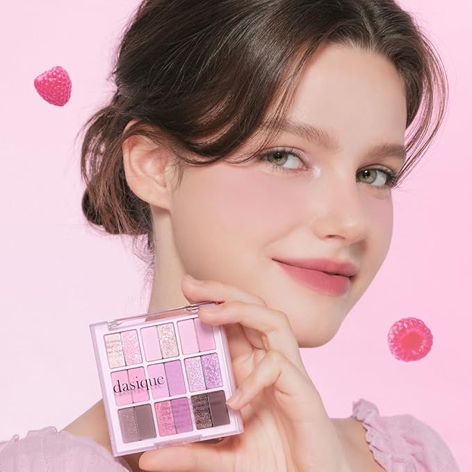 dasique Shadow Palette #18 Berry Smoothie l Vegan, Cruelty-Free l 18 Blendable Shades in Smooth Matte and Shimmer Finishes with Gorgeous Pearls