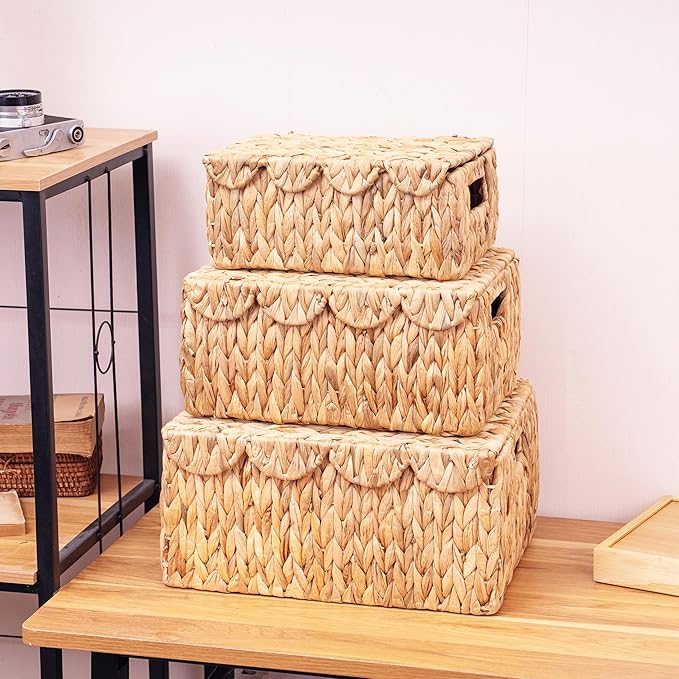 Set of 3 Scalloped Edge Wicker Basket with Lid, Rectangle Wicker Storage Basket with Built-in Handles, Multipurpose Organizer Rattan Display Boxes for Shelf, Nursery Room