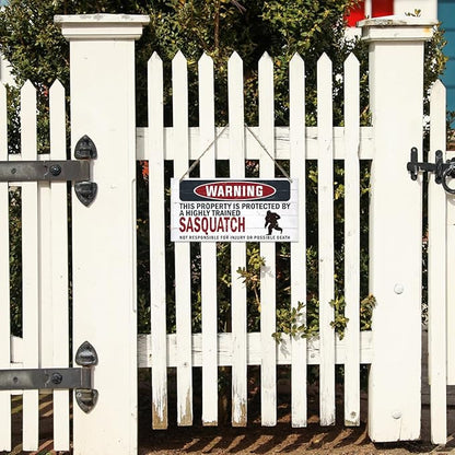 Warning Sign, Sasquatch Warning Wood Plaque Sign, Funny Door Signs, Decorative Wood Hanging Suspension Plaque, Farmhouse Wooden Wall Decor, Outdoor Hanging Wooden Signs