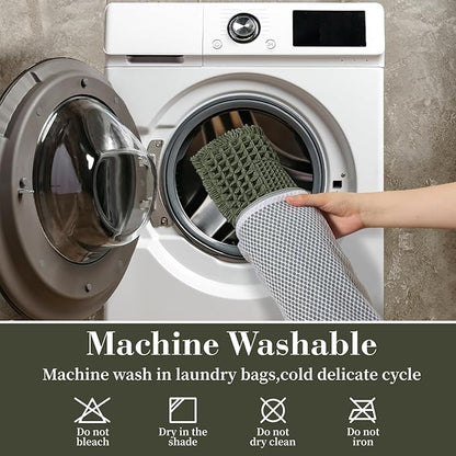 RESARE Waffle Bath Mat for Bathroom, Super Absorbent Bathroom Rugs Non Slip Machine Washable, Ultra Soft Quick Dry Boho Bath Rugs with Tassels for Floor, Upgraded Bordered Design, 18"x30" Green